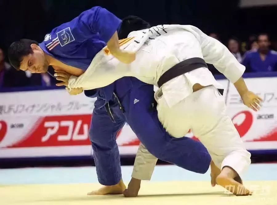 包含柔道大师赛，关中铁骑队与皖江海豚队翻盘，阵地战处理得当！全面提速抢占先机的词条