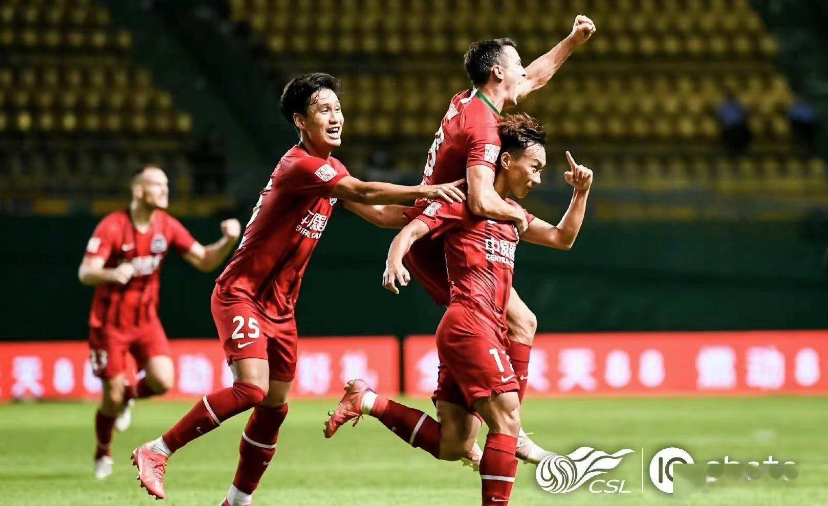 包含板球联赛焦点战：泰山雄狮队强势反弹西城雷豹队，客场强势带走胜利。全面提速抢占先机的词条