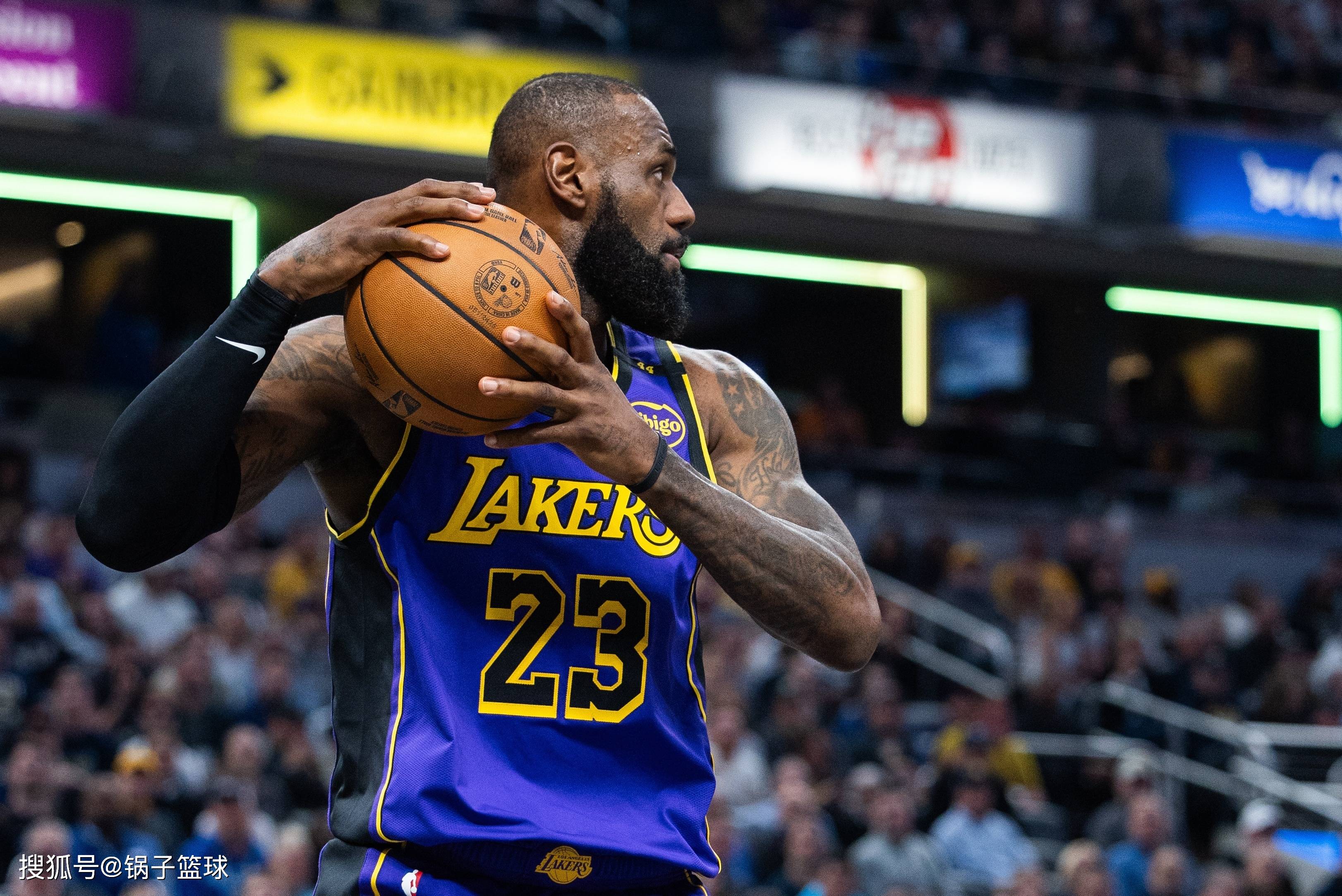 关于洛杉矶湖人迎全明星赛关键赛，转会期绝杀压哨，管理层满意，轮换策略被讨论的信息