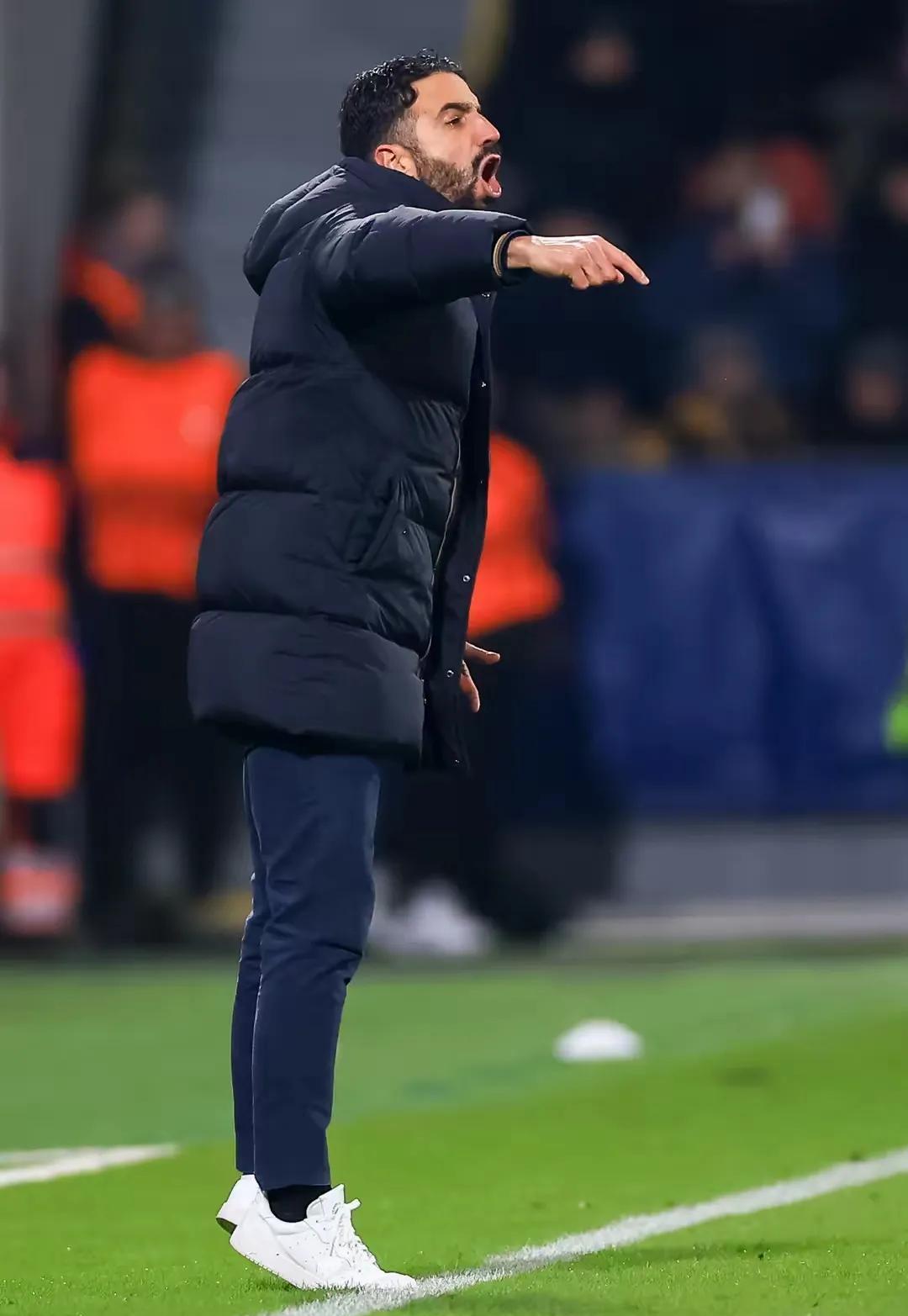  跳空低开缺口顺口溜 -爱游戏app