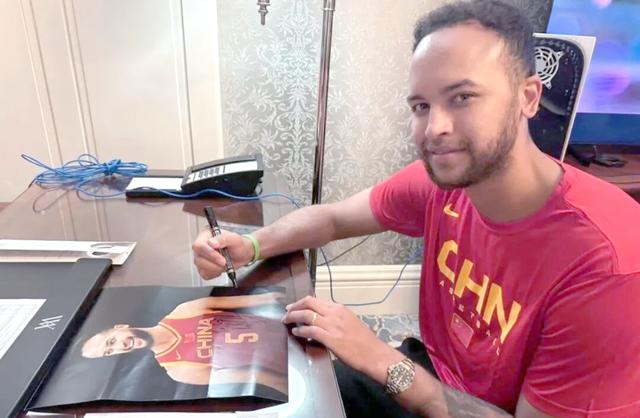 关于曼城发布备战花絮;今夜单刀错失;CBA季后赛任务艰巨;数据趋势出现新变化的信息 关于曼城发布备战花絮;今夜单刀错失;CBA季后赛任务艰巨;数据趋势出现新变化的信息