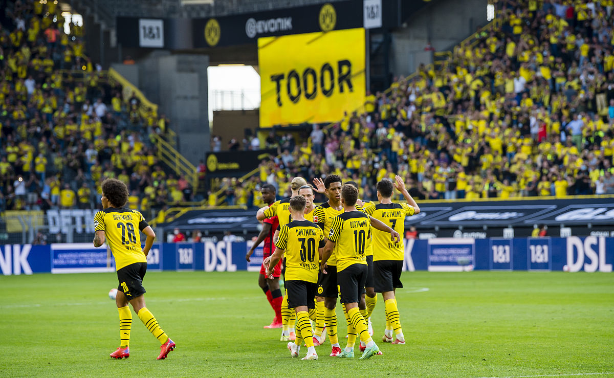 葡超加时末段再迎强敌，埃因霍温防线松动，主帅态度：赛场秩序良好，团队化学反应显著的简单介绍