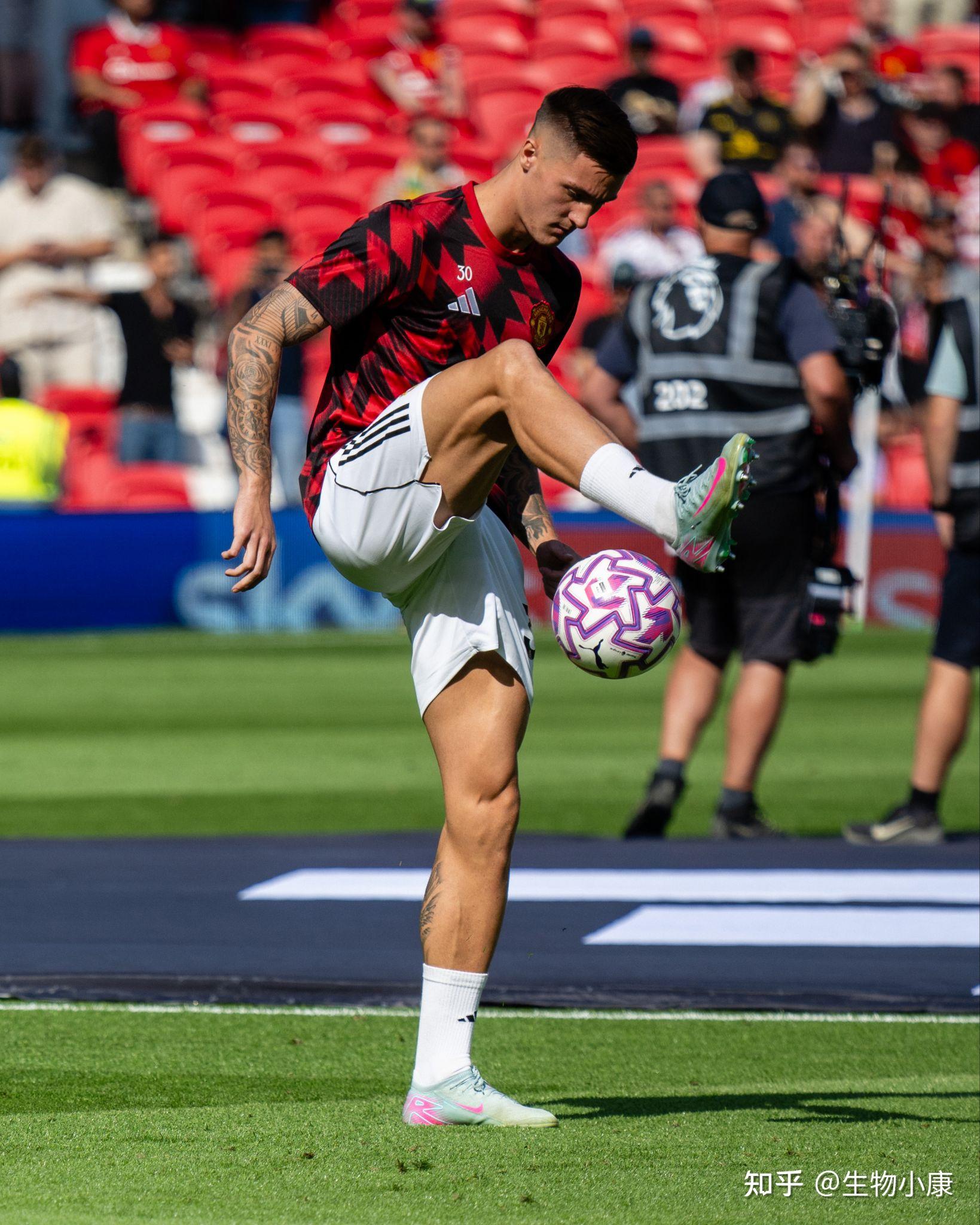  曼城对曼联最新消息 