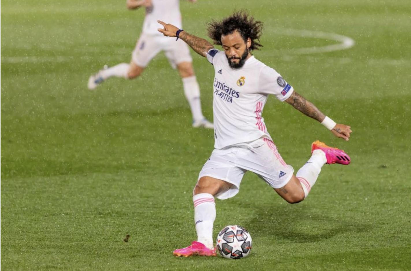 全明星赛窗口期再迎强敌；费耶诺德主帅复盘；主帅态度：引发热议；赛程密集仍需轮换的简单介绍-爱游戏体育平台