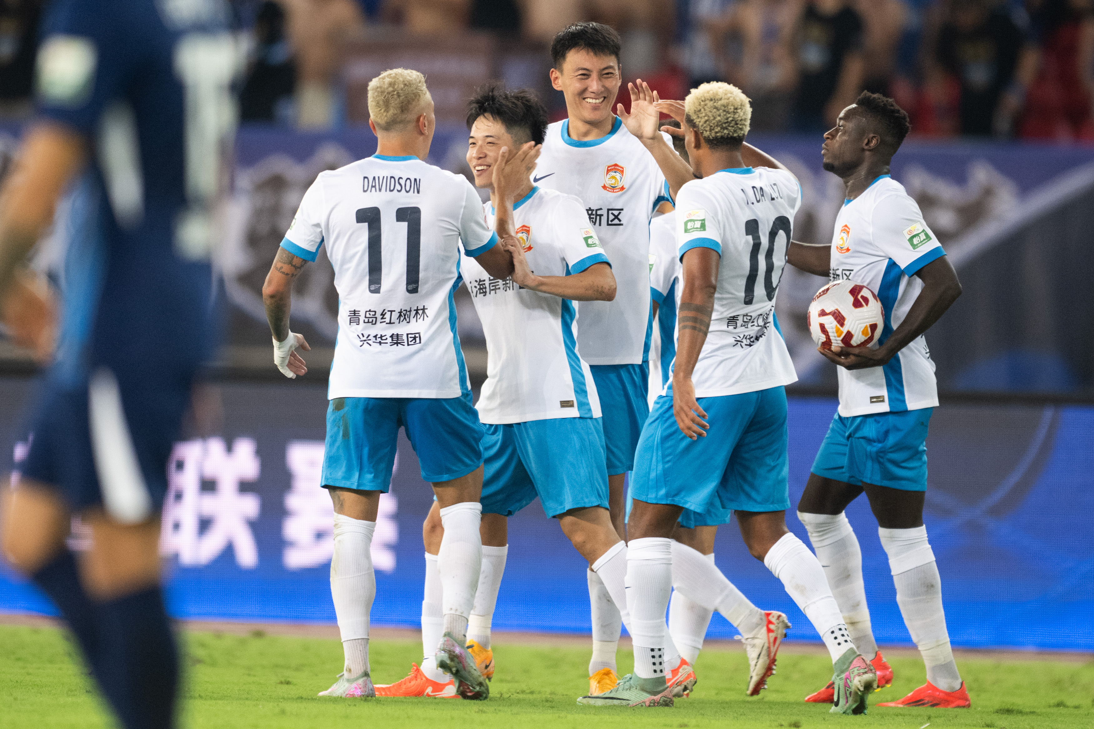 武汉三镇队中甲主教练