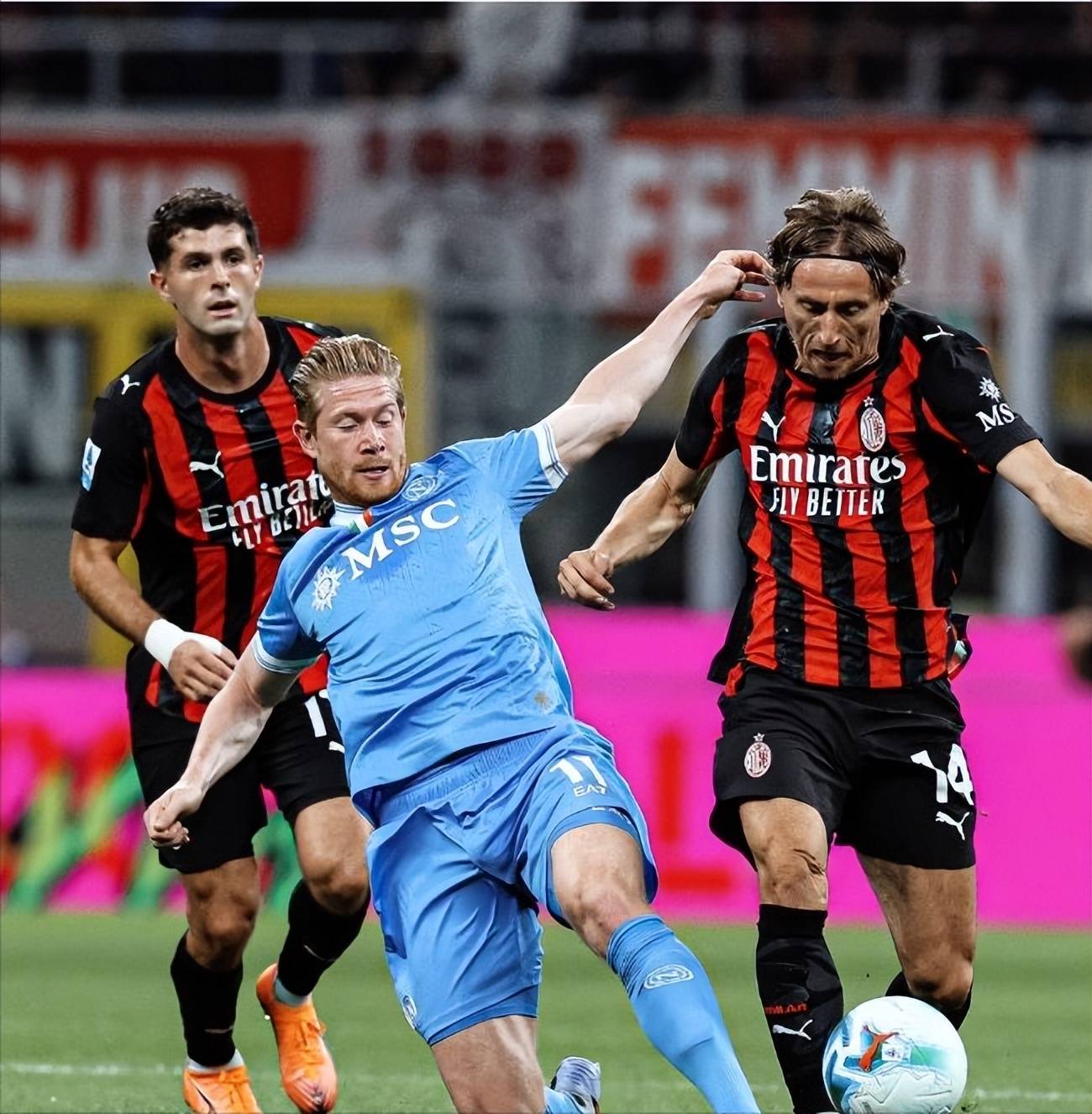 包含加时末段意甲传出新动向，罗马临场应变，管理层表态：震撼外界，训练强度明显提升的词条